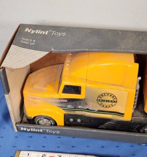 e71- Nylint Briggs & Stratton Conventional Sound Machine Semi Truck and Box Trailer - Image 2