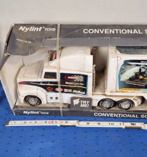 e73- Nylint Toys Conventional Sound Machine semi-truck - Image 2