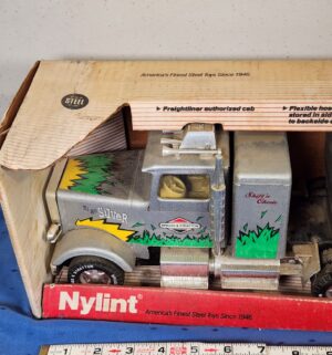 e75- Nylint Briggs & Stratton Trans Tanker toy truck, model No. 315 - Image 2