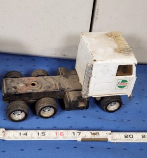 e76- Ertl Castrol Motor Oil tanker truck toy - Image 5