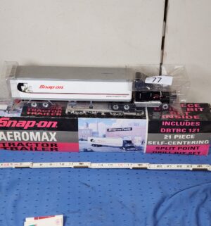e77- Snap-On Ford Aeromax Tractor Trailer - Image 1