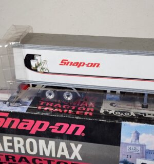 e77- Snap-On Ford Aeromax Tractor Trailer - Image 3