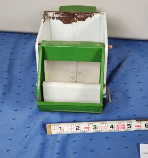 e93- 1970s green and white Tonka Mini Garbage Truck - Image 4