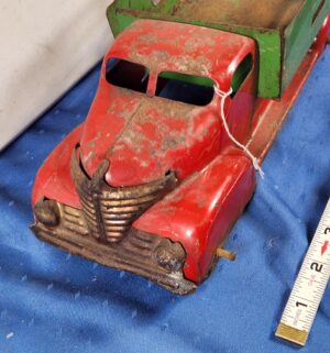 e94- 1950s Marx pressed steel stake bed toy truck. - Image 2