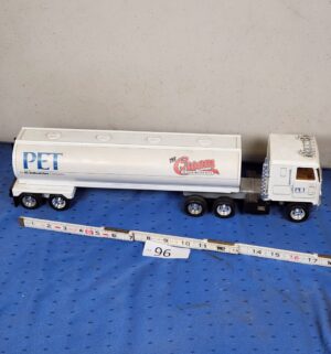 e96- Ertl pressed steel semi-truck with PET Evaporated Milk logo - Image 6