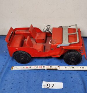 e97- 1940s Marx Willys Jeep toy made of pressed steel - Image 4