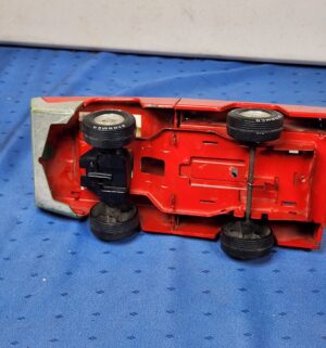 e99- 1960s Waggin Wagon Structo Stormer pressed steel toy truck - Image 5