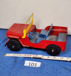 e101- 1940s Marx Willys Jeep pressed-steel toy - Image 1