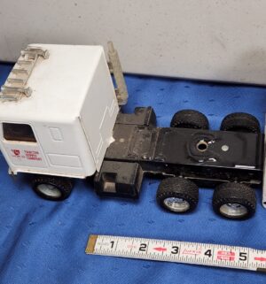 e103- Ertl semi truck promotional toy for Tractor Supply Company - Image 4