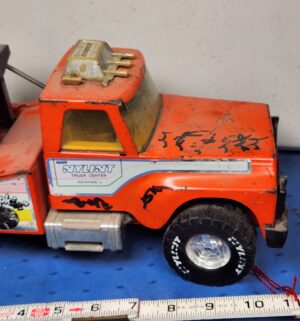 e104- 1970s Nylint Big Pumpkin pressed steel tow truck - Image 6