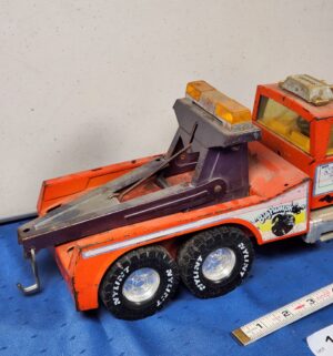 e104- 1970s Nylint Big Pumpkin pressed steel tow truck - Image 7