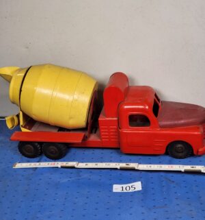e105- 1950s Structo Ready-Mix Concrete Cement Mixer toy truck - Image 1