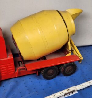 e105- 1950s Structo Ready-Mix Concrete Cement Mixer toy truck - Image 7