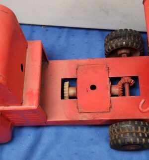 e105- 1950s Structo Ready-Mix Concrete Cement Mixer toy truck - Image 9