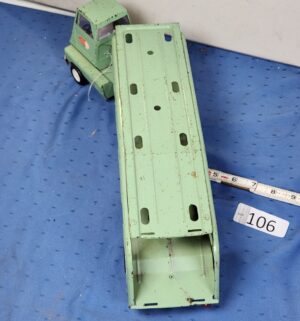 e106- 1960s Mint Green Tonka Car Hauler Carrier - Image 4