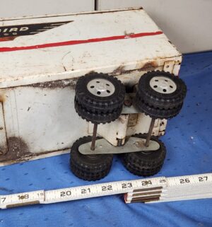 e107- Tonka Thunderbird Express pressed steel toy semi-truck and trailer - Image 6