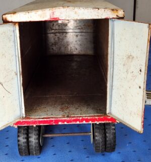 e107- Tonka Thunderbird Express pressed steel toy semi-truck and trailer - Image 9
