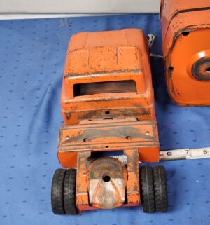 e108 1950s Orange Tonka Allied Van Lines pressed steel toy truck - Image 4