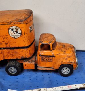 e109- 1950s Tonka (Mound Metalcraft) Allied Van Lines semi-truck and trailer, made of pressed steel. - Image 7