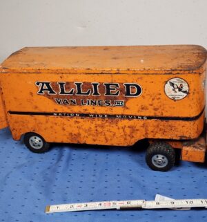 e109- 1950s Tonka (Mound Metalcraft) Allied Van Lines semi-truck and trailer, made of pressed steel. - Image 8