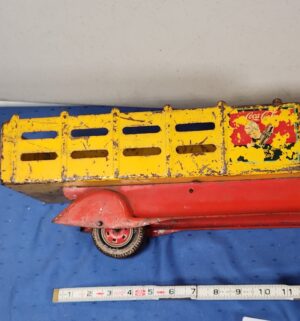 e110- 1940s Marx pressed steel Coca-Cola delivery truck. Missing back wheels - Image 6