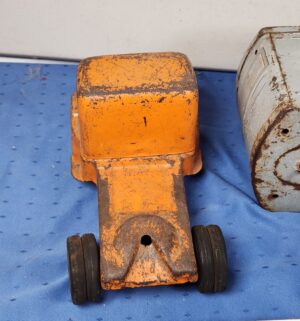 e111- 1950s Wyandotte Grey Van Lines semi-truck and trailer toy - Image 4