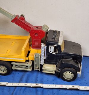 e114- Driven by Battat Large Toy Tow Truck - Image 4