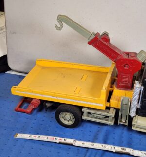e114- Driven by Battat Large Toy Tow Truck - Image 5