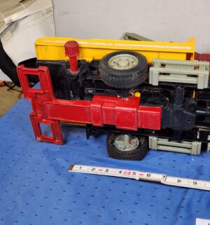 e114- Driven by Battat Large Toy Tow Truck - Image 7