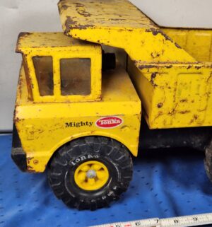 e115- 1970s Tonka Classic Steel Mighty Dump Truck - Image 2