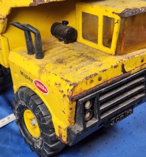 e115- 1970s Tonka Classic Steel Mighty Dump Truck - Image 4