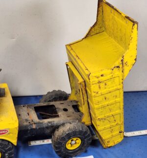 e115- 1970s Tonka Classic Steel Mighty Dump Truck - Image 8