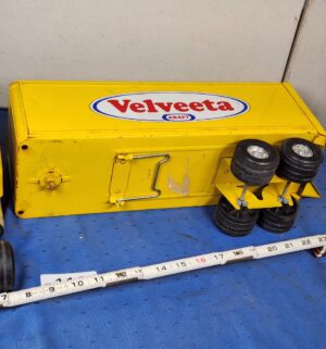 e116- 1970s Ertl Kraft Velveeta steel semi-truck - Image 6