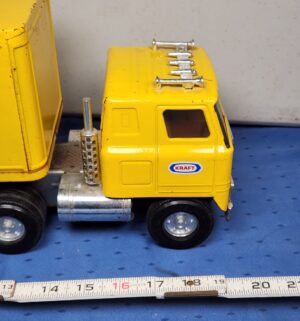 e116- 1970s Ertl Kraft Velveeta steel semi-truck - Image 7
