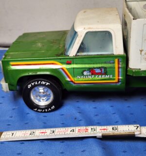e119- 1970s green Nylint Farms pressed steel pickup truck, trailer. - Image 3