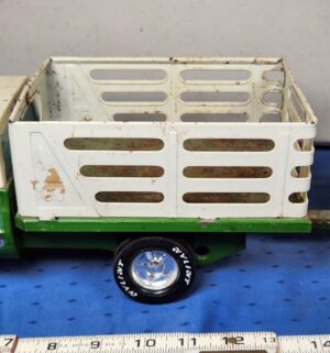e119- 1970s green Nylint Farms pressed steel pickup truck, trailer. - Image 4