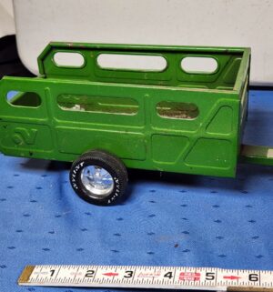 e119- 1970s green Nylint Farms pressed steel pickup truck, trailer. - Image 8