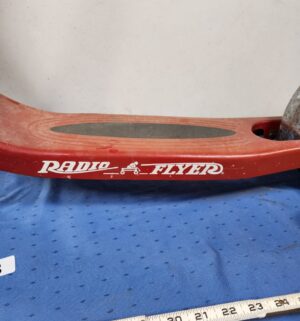 e123- Radio Flyer Little Red Scooter, model 510 - Image 2