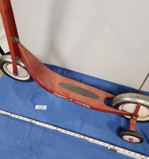e123- Radio Flyer Little Red Scooter, model 510 - Image 5