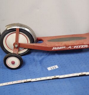 e123- Radio Flyer Little Red Scooter, model 510 - Image 8