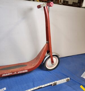 e123- Radio Flyer Little Red Scooter, model 510 - Image 9