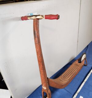 e124- 1940s Radio Flyer pressed steel push scooter - Image 3