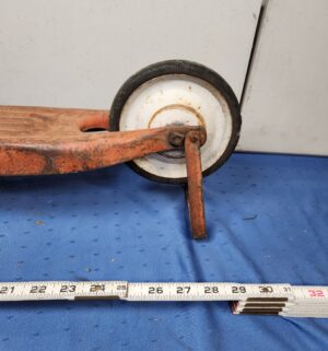 e124- 1940s Radio Flyer pressed steel push scooter - Image 4