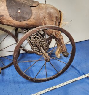 e126- 19th Century hand-carved wooden horse tricycle - Image 4
