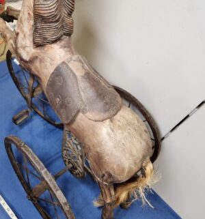 e126- 19th Century hand-carved wooden horse tricycle - Image 8