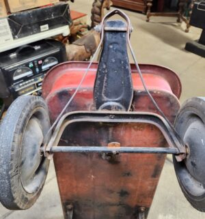 e128- antique greyhound wagon - Image 8