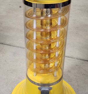 e131- Beaver spiral gumball machine. commercial-grade. Plastic globe - Image 3