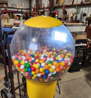 e131- Beaver spiral gumball machine. commercial-grade. Plastic globe - Image 5