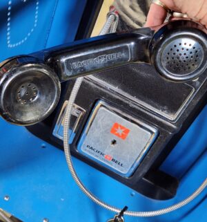 e132- vintage Ohio Bell pay phone in a blue booth - Image 5