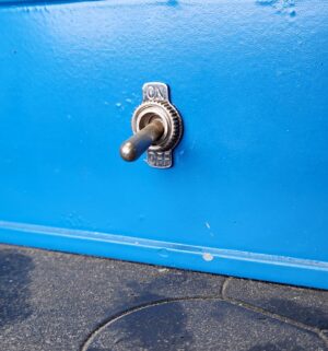 e132- vintage Ohio Bell pay phone in a blue booth - Image 11